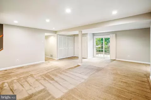 Living - 21130 Haystack Ct, Ashburn, VA 20147 photo 11 of 11