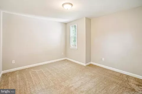 Bedroom - 21130 Haystack Ct, Ashburn, VA 20147 photo 5 of 8