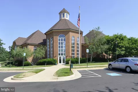 Exterior - 21130 Haystack Ct, Ashburn, VA 20147 photo 10 of 13
