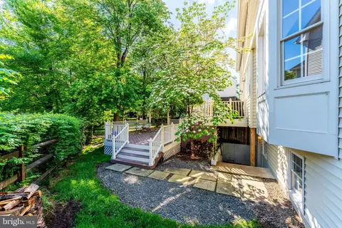 Exterior - 47024 Berwick Ct, Sterling, VA 20165 photo 12 of 16