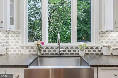 Kitchen - 47024 Berwick Ct, Sterling, VA 20165 photo 8 of 8