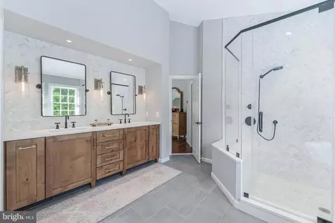 Bath - 47024 Berwick Ct, Sterling, VA 20165 photo 3 of 8
