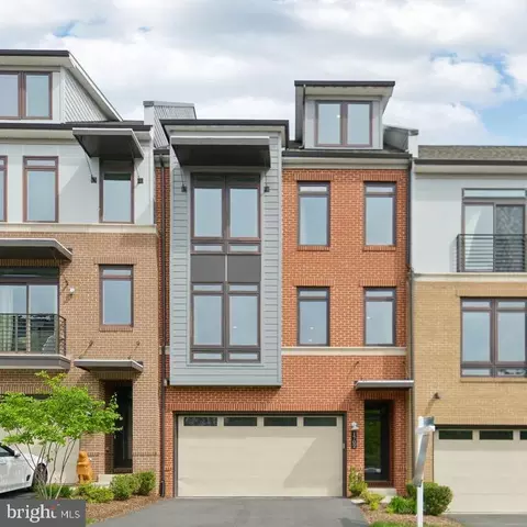 1702 River Sandstone Ter SE, Leesburg, VA 20175