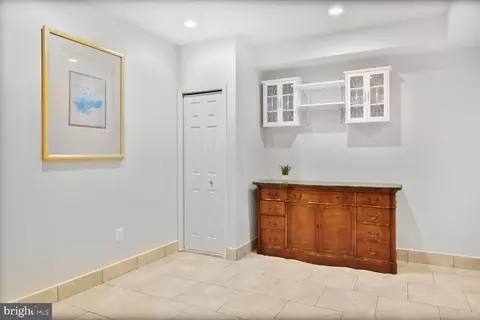 Entry Way - 23234 Evergreen Ridge Dr, Ashburn, VA 20148 photo 2 of 2