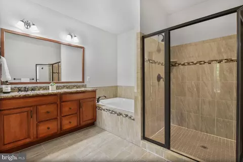 Bath - 23234 Evergreen Ridge Dr, Ashburn, VA 20148 photo 1 of 3