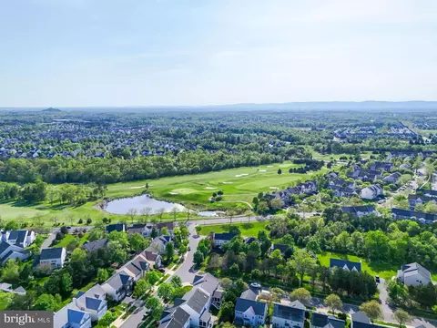 View/Area - 43250 Menemsha Ln, Chantilly, VA 20152 photo 10 of 24