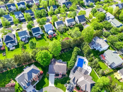View/Area - 43250 Menemsha Ln, Chantilly, VA 20152 photo 2 of 24