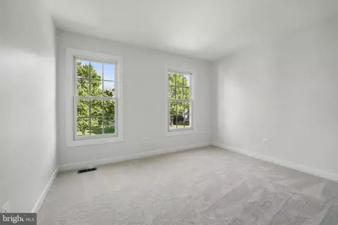 Bedroom - 43250 Menemsha Ln, Chantilly, VA 20152 photo 6 of 8