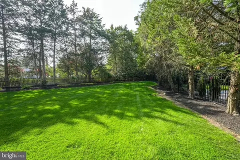 Exterior - 43250 Menemsha Ln, Chantilly, VA 20152 photo 7 of 14