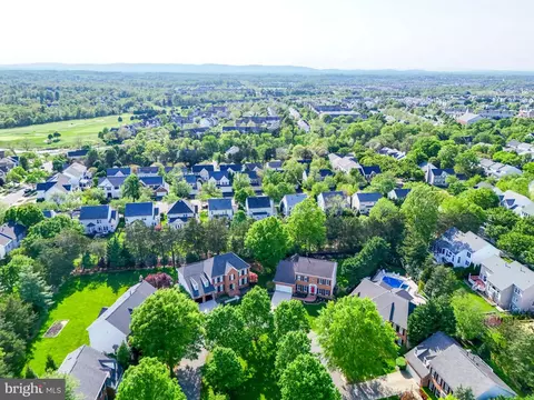 View/Area - 43250 Menemsha Ln, Chantilly, VA 20152 photo 11 of 24