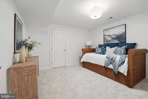 Bedroom - 43250 Menemsha Ln, Chantilly, VA 20152 photo 8 of 8