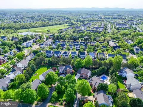 View/Area - 43250 Menemsha Ln, Chantilly, VA 20152 photo 8 of 24