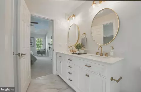 Bath - 43250 Menemsha Ln, Chantilly, VA 20152 photo 3 of 5