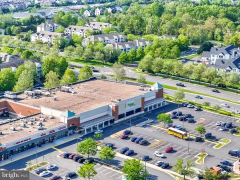 View/Area - 43250 Menemsha Ln, Chantilly, VA 20152 photo 18 of 24