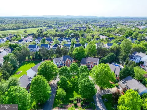 View/Area - 43250 Menemsha Ln, Chantilly, VA 20152 photo 1 of 24