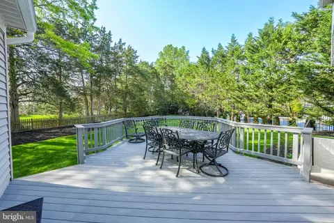 Exterior - 43250 Menemsha Ln, Chantilly, VA 20152 photo 4 of 14