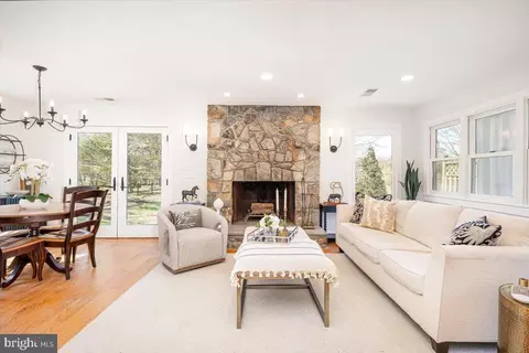 400 E Marshall St, Middleburg, VA 20117