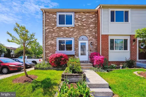 302 Argus Pl, Sterling, VA 20164