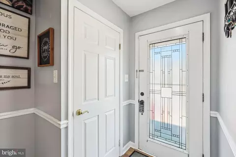 302 Argus Pl, Sterling, VA 20164 photo 2