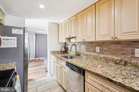 302 Argus Pl, Sterling, VA 20164 photo 9