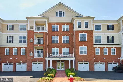 44605 York Crest Ter #403, Ashburn, VA 20147
