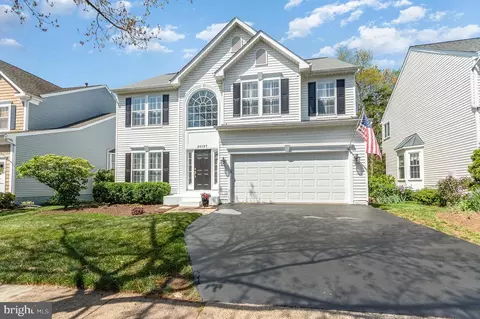 26137 Rachel Hill Dr, Chantilly, VA 20152