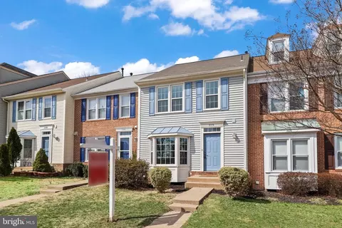 21178 Winding Brook Sq, Ashburn, VA 20147