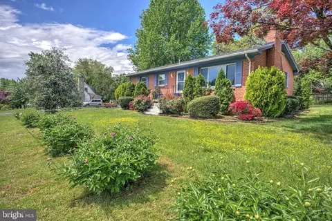 Other - 321 E St, Purcellville, VA 20132 photo 1 of 10