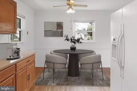 Dining - 321 E St, Purcellville, VA 20132 photo 1 of 1