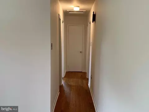 Entry Way - 321 E St, Purcellville, VA 20132 photo 2 of 2