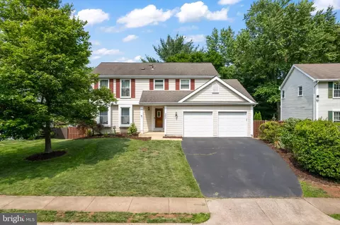 202 Trail Ct, Sterling, VA 20164
