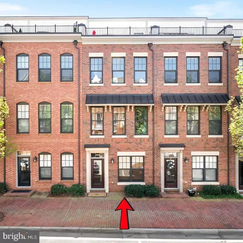 259 Crescent Station Ter SE, Leesburg, VA 20175