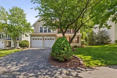 20462 Kingston Ct, Sterling, VA 20165