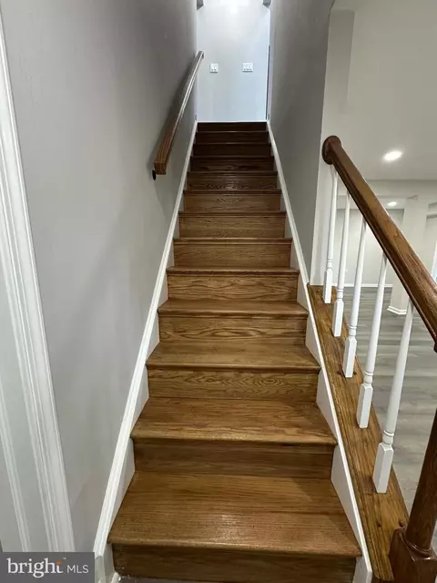 Entry Way - 43997 Needmore Ct, Ashburn, VA 20147 photo 6 of 20