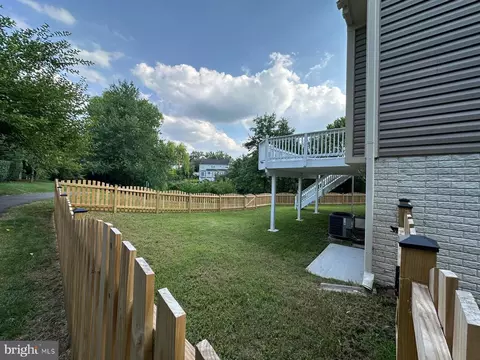 Exterior - 43997 Needmore Ct, Ashburn, VA 20147 photo 13 of 17