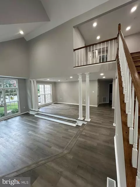 Living - 43997 Needmore Ct, Ashburn, VA 20147 photo 10 of 15