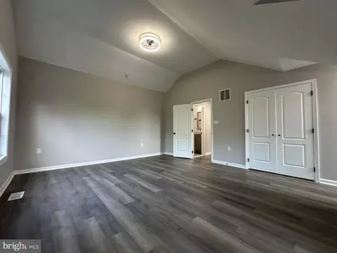 Bedroom - 43997 Needmore Ct, Ashburn, VA 20147 photo 2 of 2