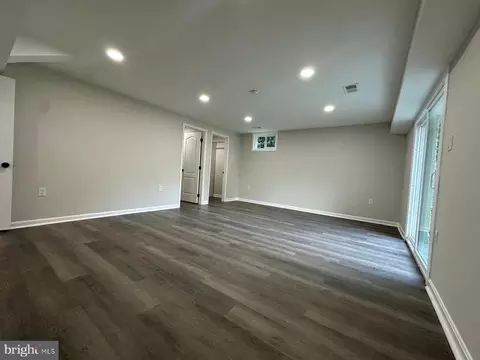 Living - 43997 Needmore Ct, Ashburn, VA 20147 photo 1 of 15