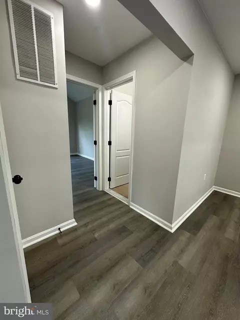 Entry Way - 43997 Needmore Ct, Ashburn, VA 20147 photo 9 of 20