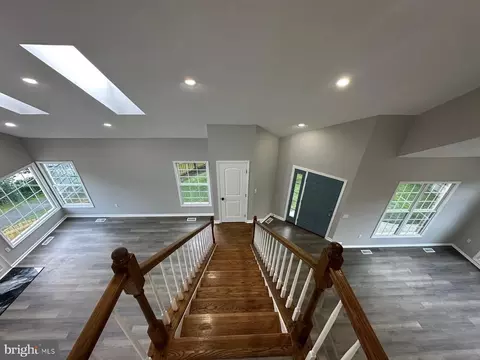 Entry Way - 43997 Needmore Ct, Ashburn, VA 20147 photo 16 of 20