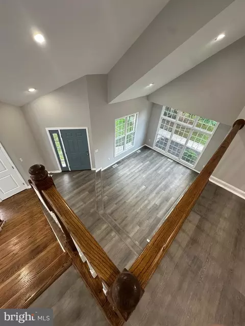 Entry Way - 43997 Needmore Ct, Ashburn, VA 20147 photo 17 of 20