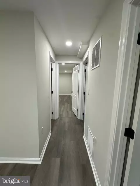 Entry Way - 43997 Needmore Ct, Ashburn, VA 20147 photo 4 of 20