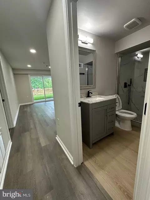 Entry Way - 43997 Needmore Ct, Ashburn, VA 20147 photo 5 of 20