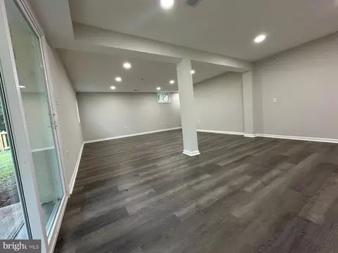 Living - 43997 Needmore Ct, Ashburn, VA 20147 photo 5 of 15