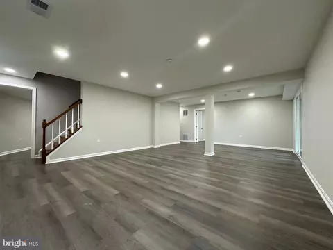 Living - 43997 Needmore Ct, Ashburn, VA 20147 photo 6 of 15