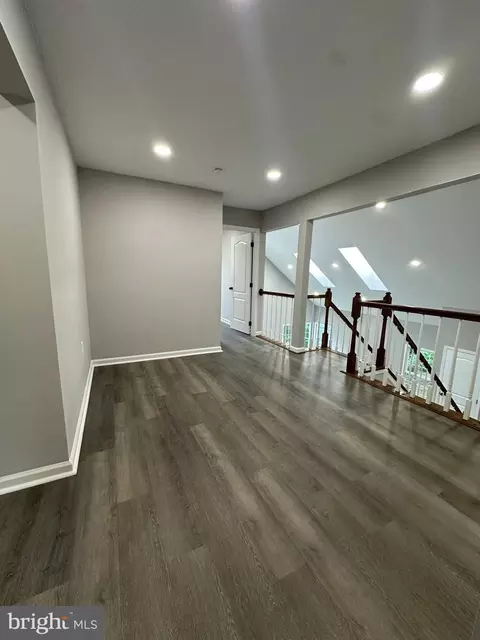 Entry Way - 43997 Needmore Ct, Ashburn, VA 20147 photo 10 of 20