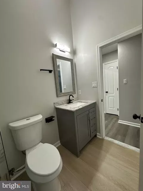 Bath - 43997 Needmore Ct, Ashburn, VA 20147 photo 4 of 11