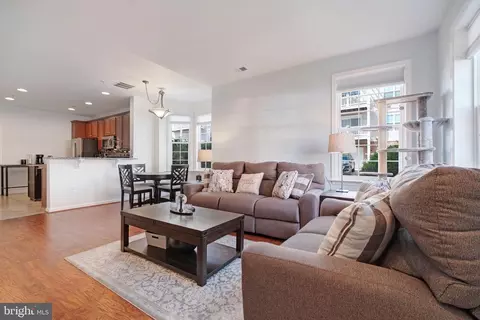 42587 Hollyhock Ter, Brambleton, VA 20148