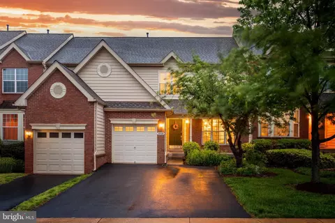19599 Aspendale Sq, Ashburn, VA 20147