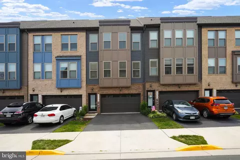 45399 Daveno Sq, Sterling, VA 20164